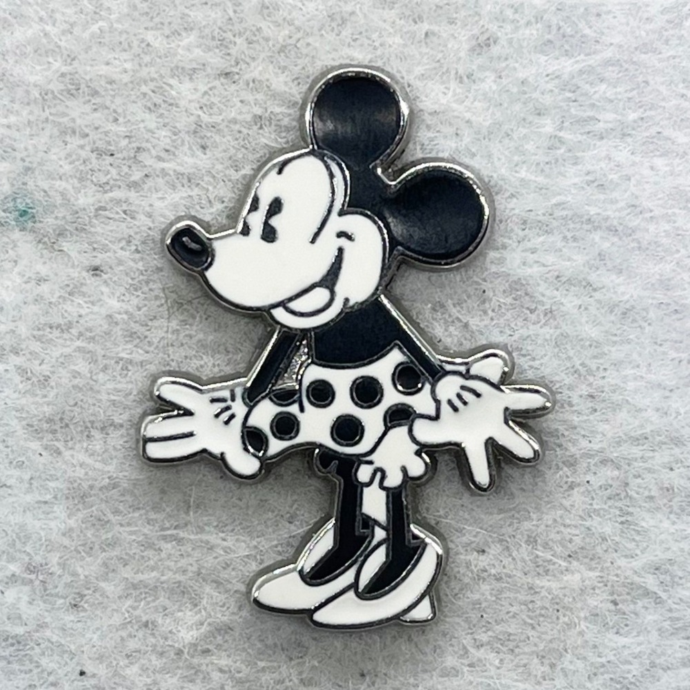 🔮 5/$25 Disney Black And White Classic Minnie Mouse Pin